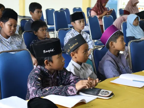 Belajar Menjadi Santri Mandiri, Siswa SD Muhammadiyah 2 Krian Ikuti Darul Arqom di Elkisi Trawas