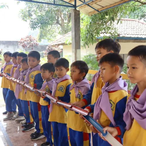 Serunya Outbound SD Mukrida, 300 Siswa Belajar Sambil Berpetualang di Pacet Mini Park